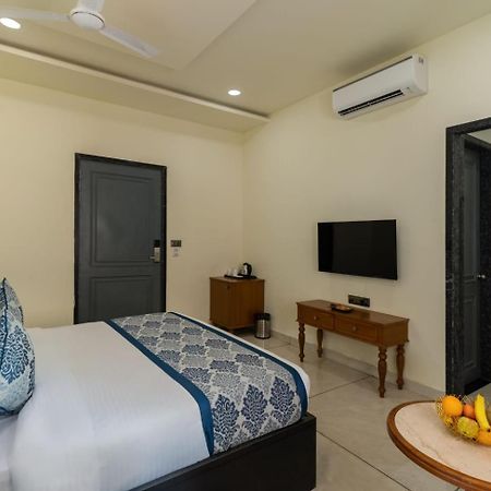 Traavista Aravali Mahal Hotel Udaipur Buitenkant foto