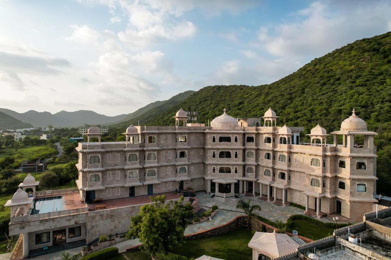 Traavista Aravali Mahal Hotel Udaipur Buitenkant foto
