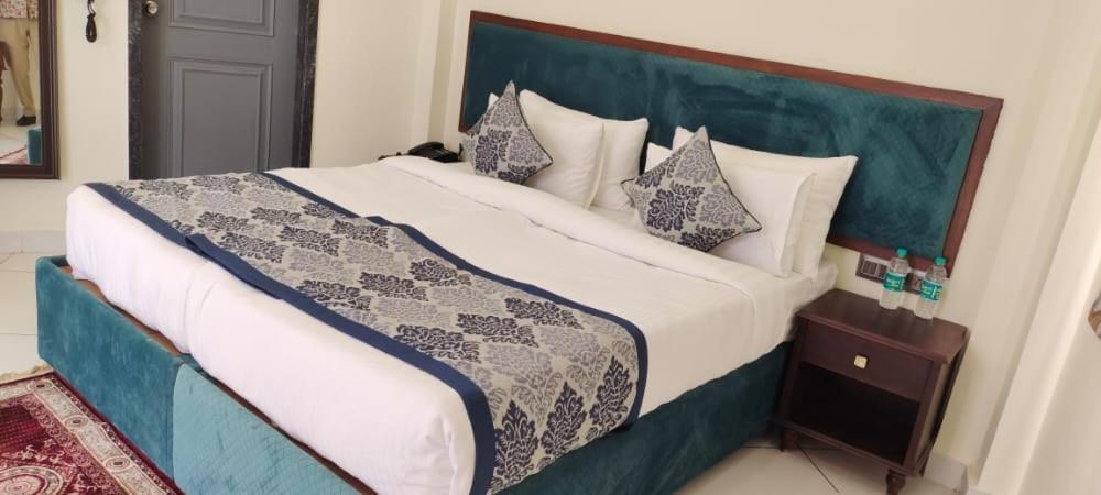 Traavista Aravali Mahal Hotel Udaipur Buitenkant foto