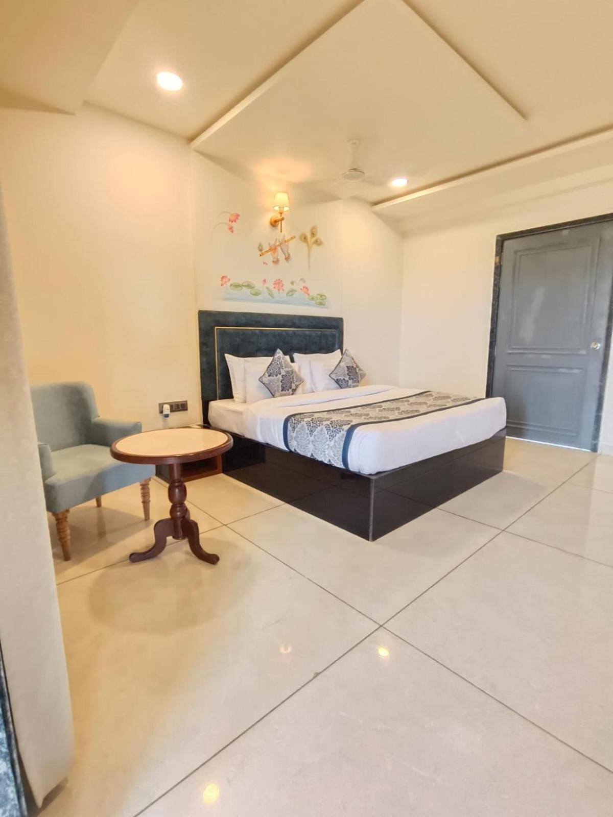 Traavista Aravali Mahal Hotel Udaipur Buitenkant foto